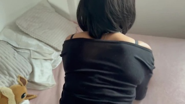 Elhúztam a formás seggű csajom bugyiját és kutya pózban megfűrészeltem a csatakos punciját Thumb